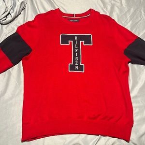 TOMMY HILFIGER SWEATER FOR SALEEE!!!